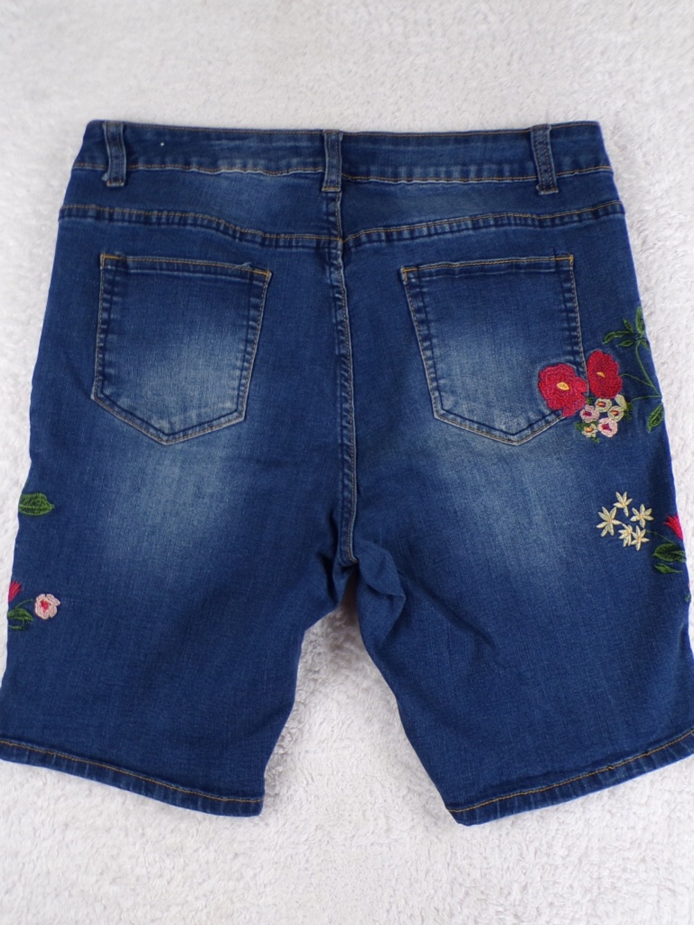 Sandpiper floral embroidered denim bermuda women's shorts Size 12 - Picture 7 of 7